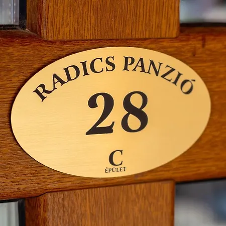 Gasthuis Radics Panzio Etterem Es Piheno Koezpont
