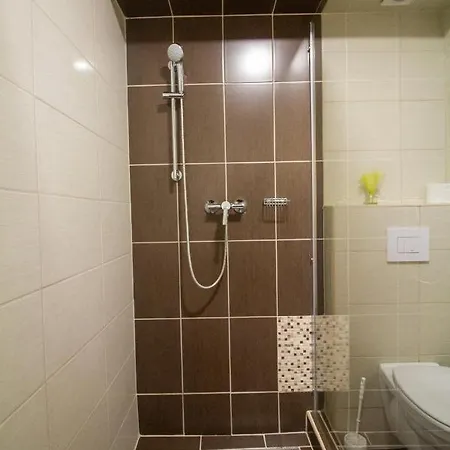 Radics Panzio Etterem Es Piheno Koezpont Gasthof *