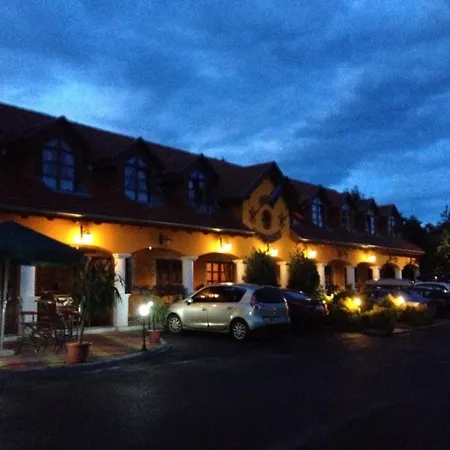 Gasthof Radics Panzio Etterem Es Piheno Koezpont