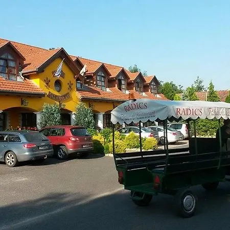 Gasthof Radics Panzio Etterem Es Piheno Koezpont