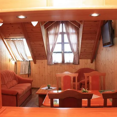 Gasthof Radics Panzio Etterem Es Piheno Koezpont